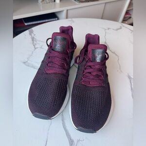 Adidas Women’s 7 Swift Run Shoes NWOB Purple
